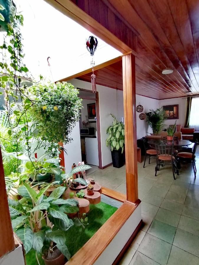 Airport Traveler's Home. Homestay Alajuela