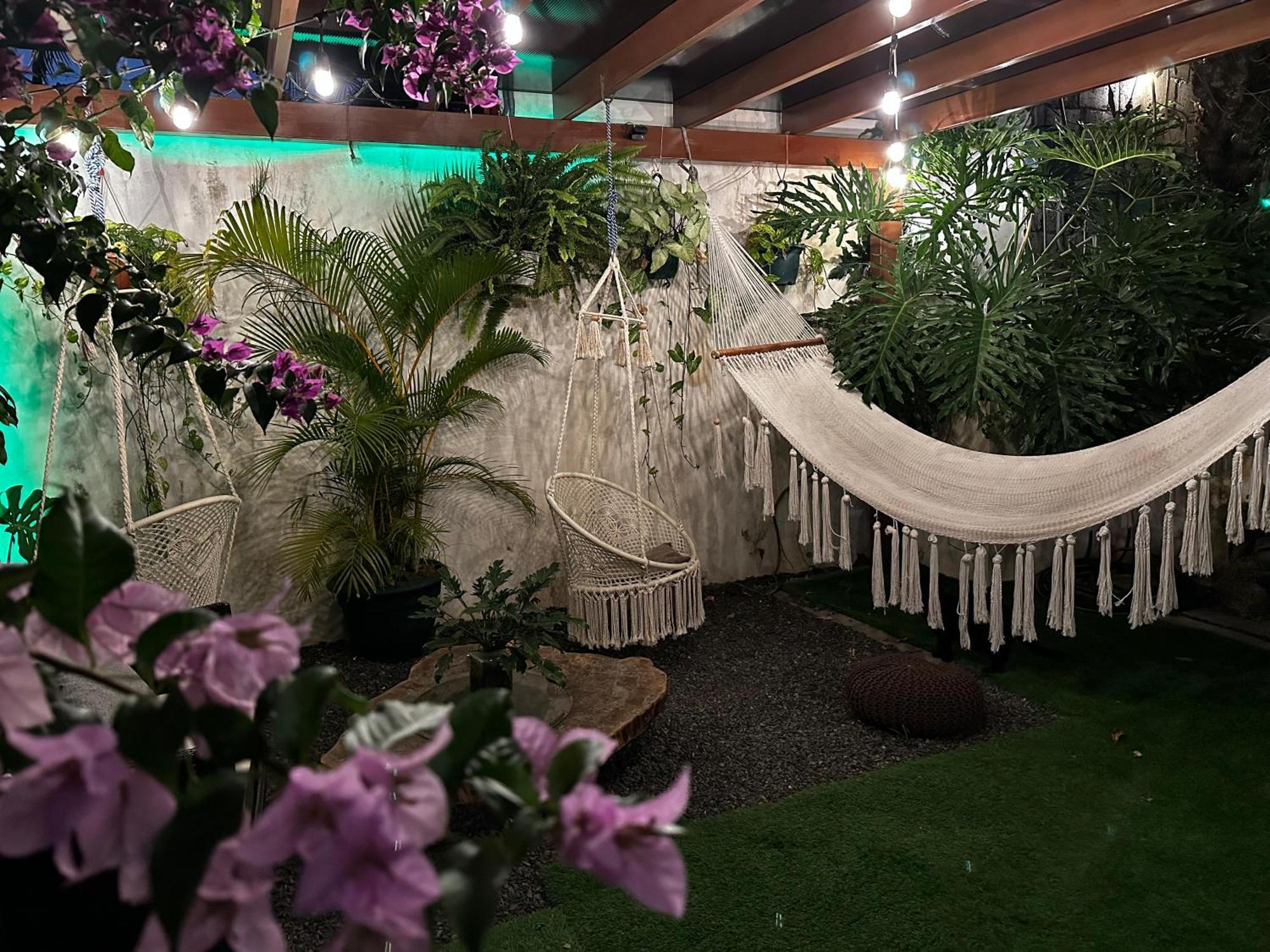 Airport Traveler's Home. Homestay Alajuela
